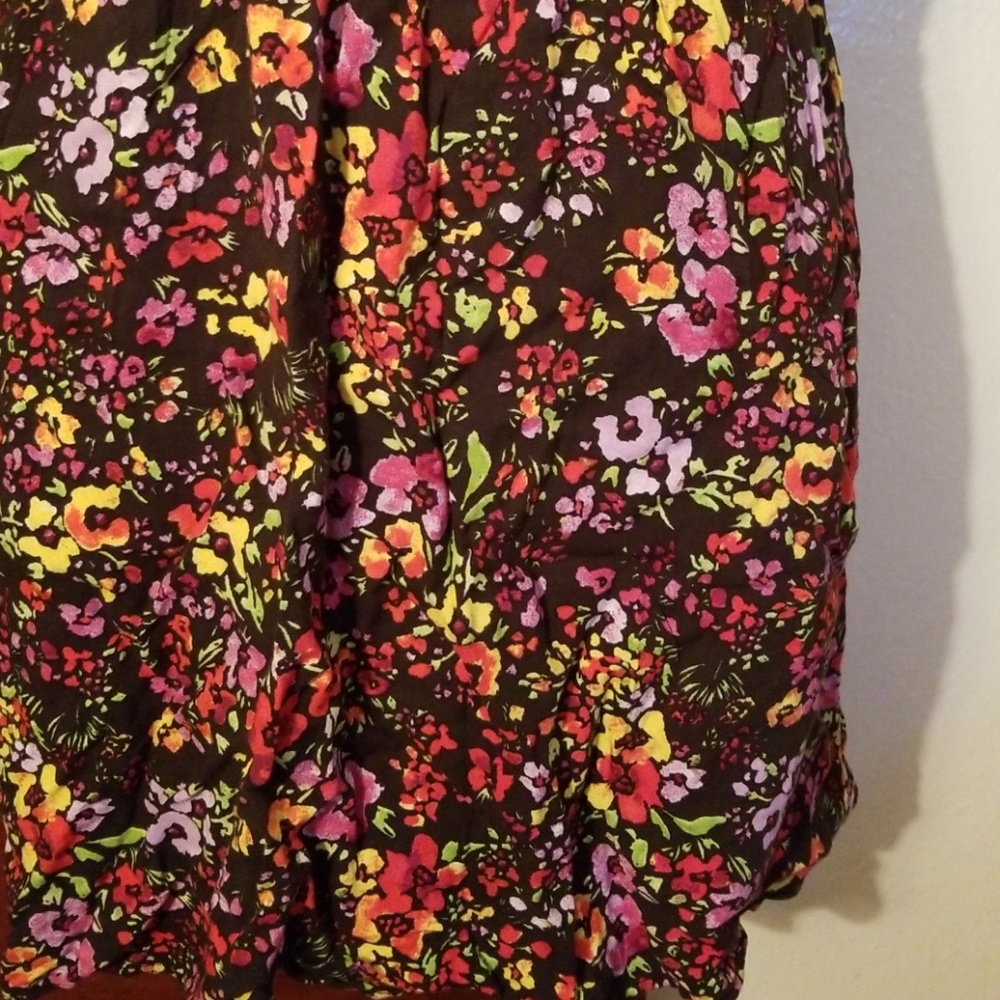 Cute floral summer dress with mesh and pockets - Picture 3 of 5
